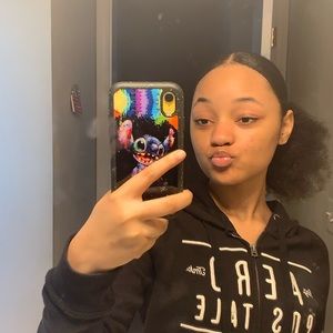 Meet your Posher, Alexis